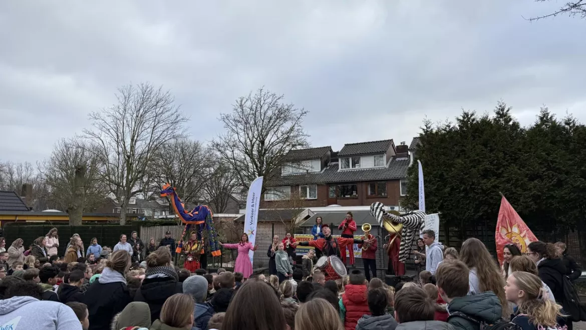 Op voeten en fietsen naar school
